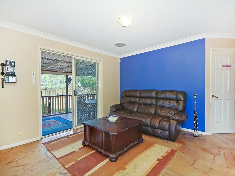 4 Holliday Drive, Edens Landing QLD 4207