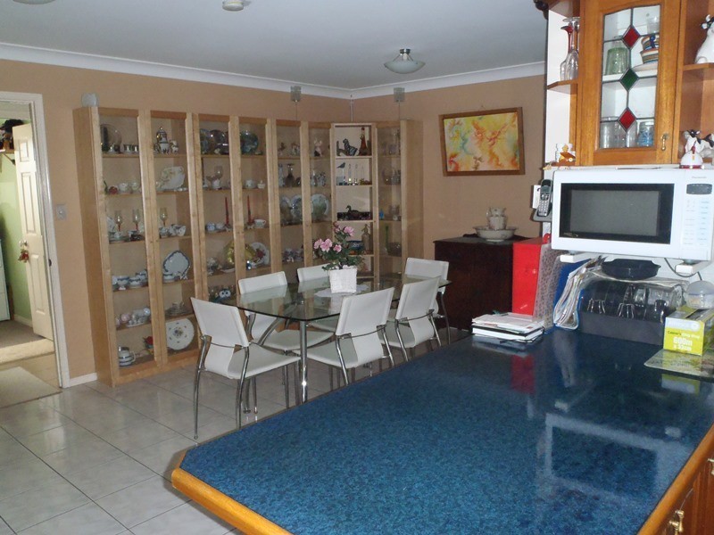 27 Duesbury Cres, Edens Landing QLD 4207