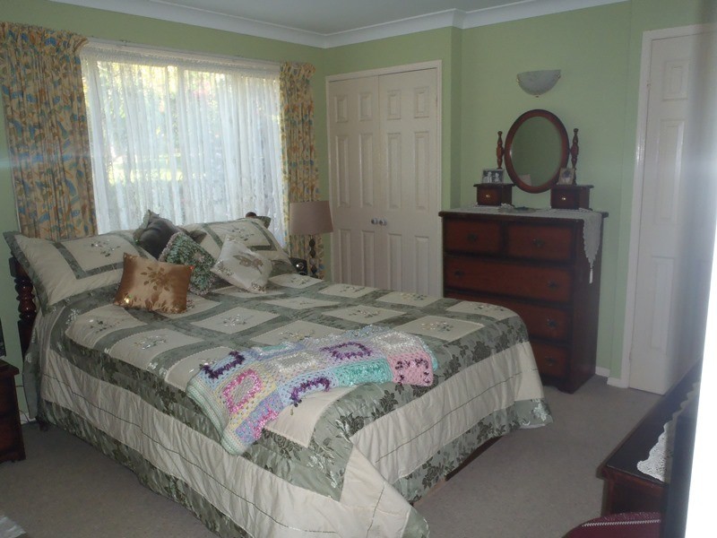 27 Duesbury Cres, Edens Landing QLD 4207