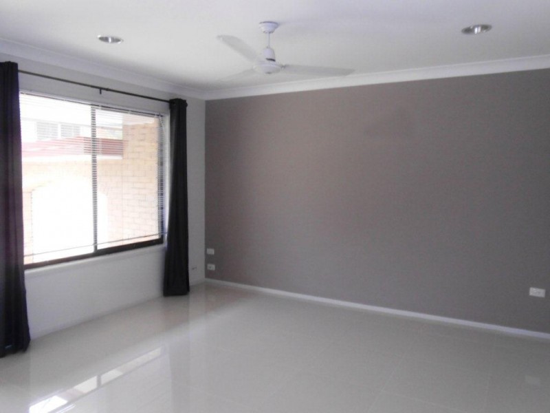 30 Meadow Cres, Beenleigh QLD 4207