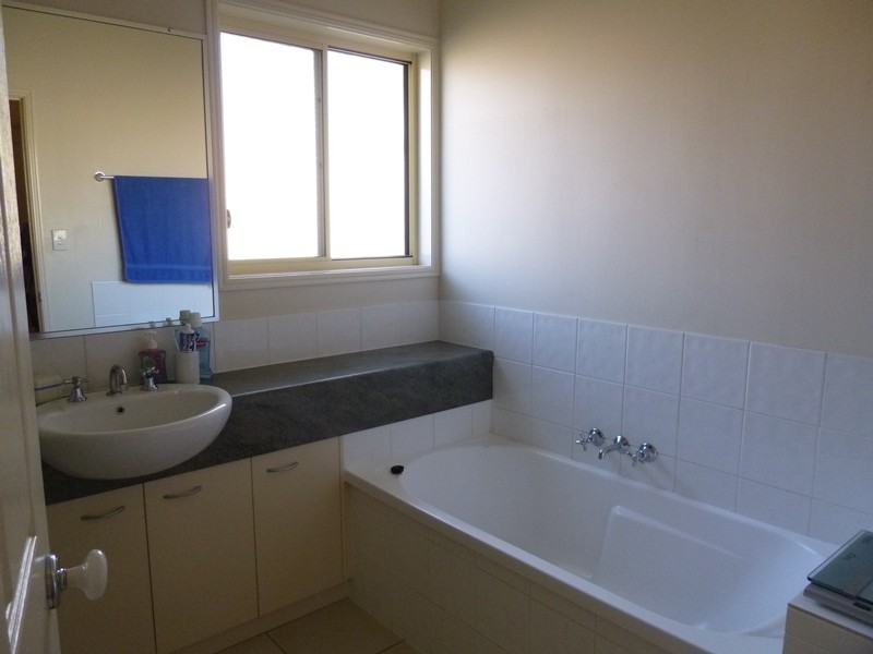 36 Holliday Drive, Edens Landing QLD 4207