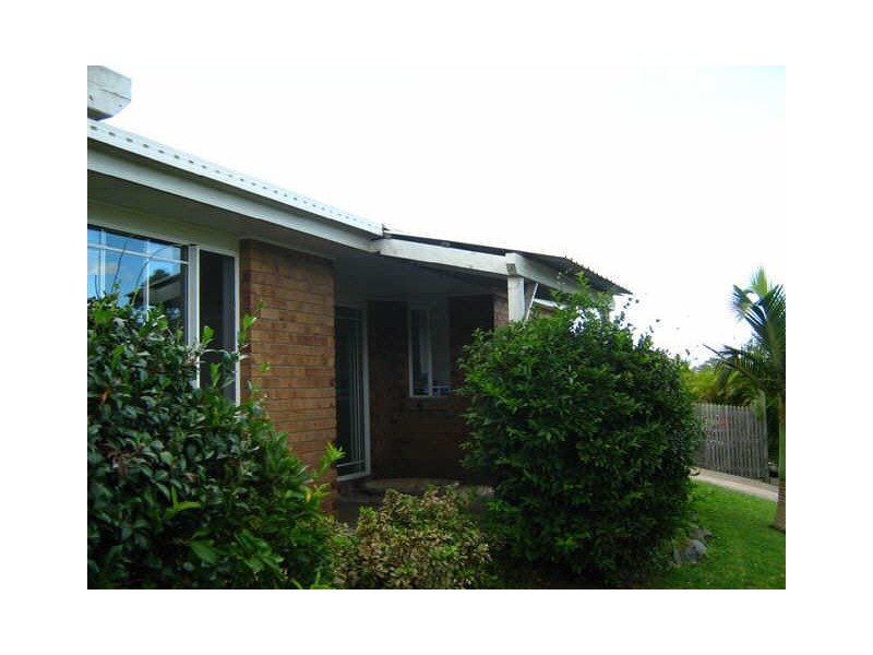 16 Eira Cres, Edens Landing QLD 4207