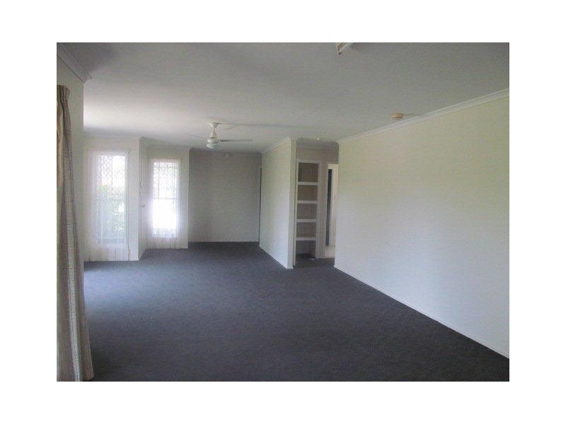 16 Eira Cres, Edens Landing QLD 4207