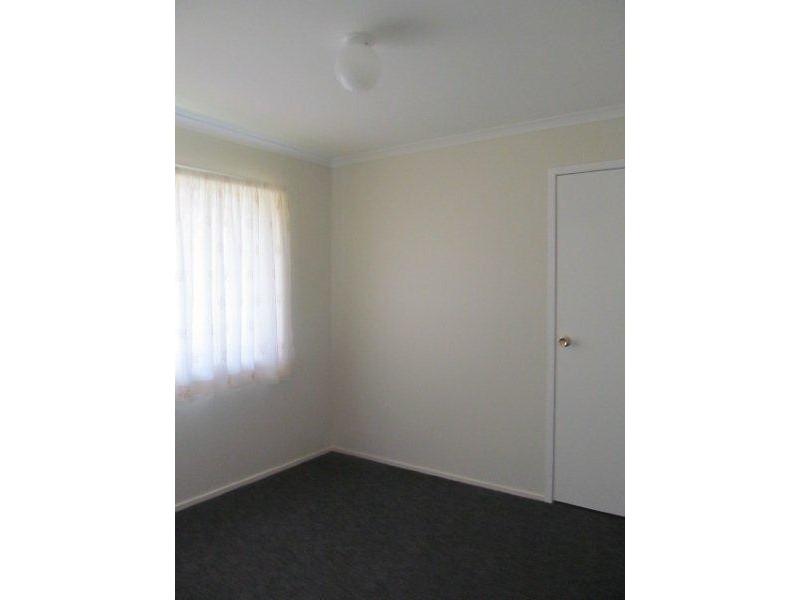 16 Eira Cres, Edens Landing QLD 4207