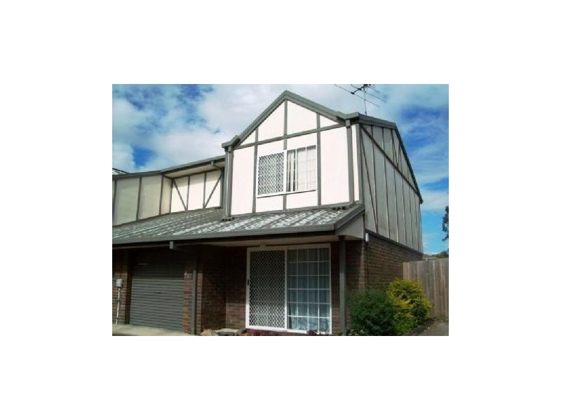 3/4 Pendlebury Crt, Edens Landing QLD 4207