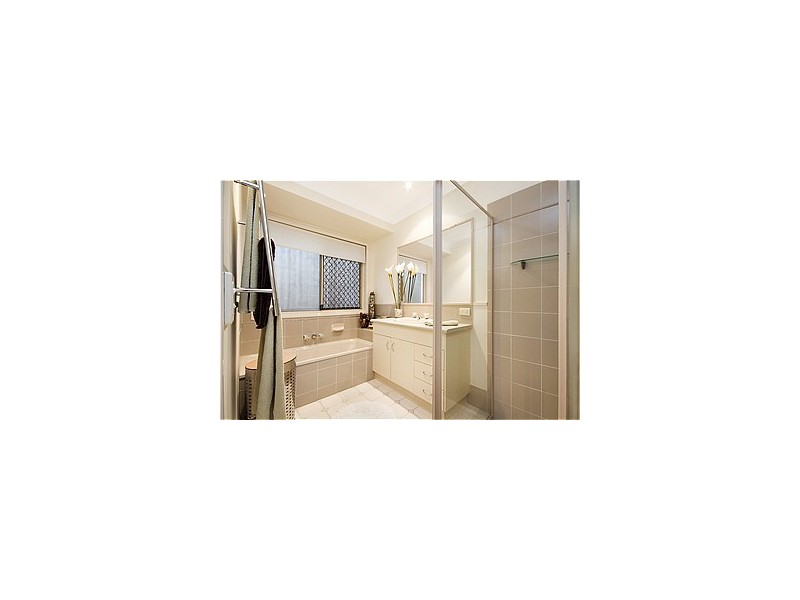 5 Mimi Crt, Mount Warren Park QLD 4207