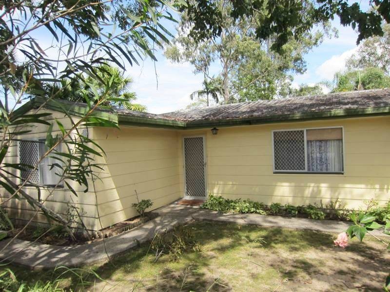 4 Schmidt Rd, Eagleby QLD 4207