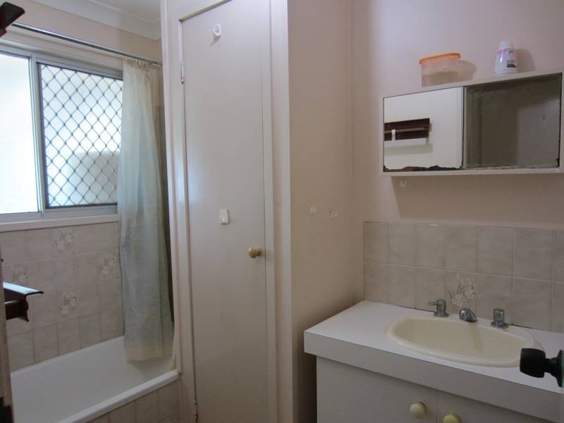 4 Schmidt Rd, Eagleby QLD 4207