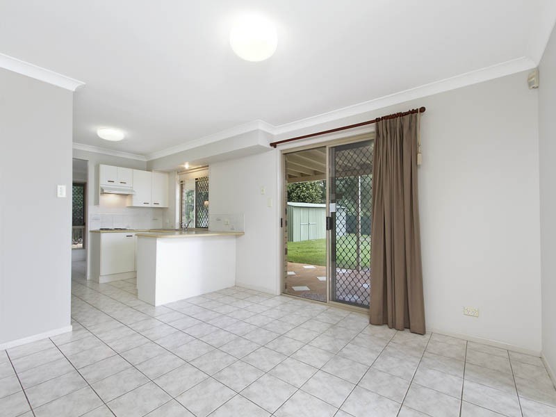 33 Loane Drive, Edens Landing QLD 4207
