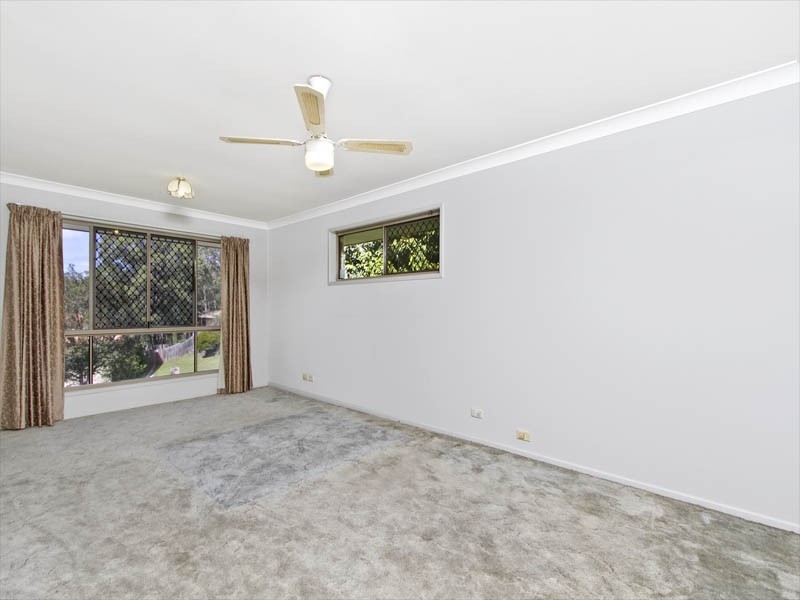 33 Loane Drive, Edens Landing QLD 4207