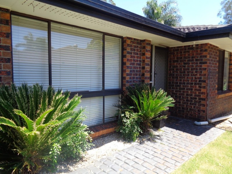 12a Avonmore St, Edens Landing QLD 4207