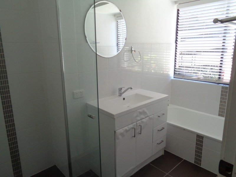 12a Avonmore St, Edens Landing QLD 4207