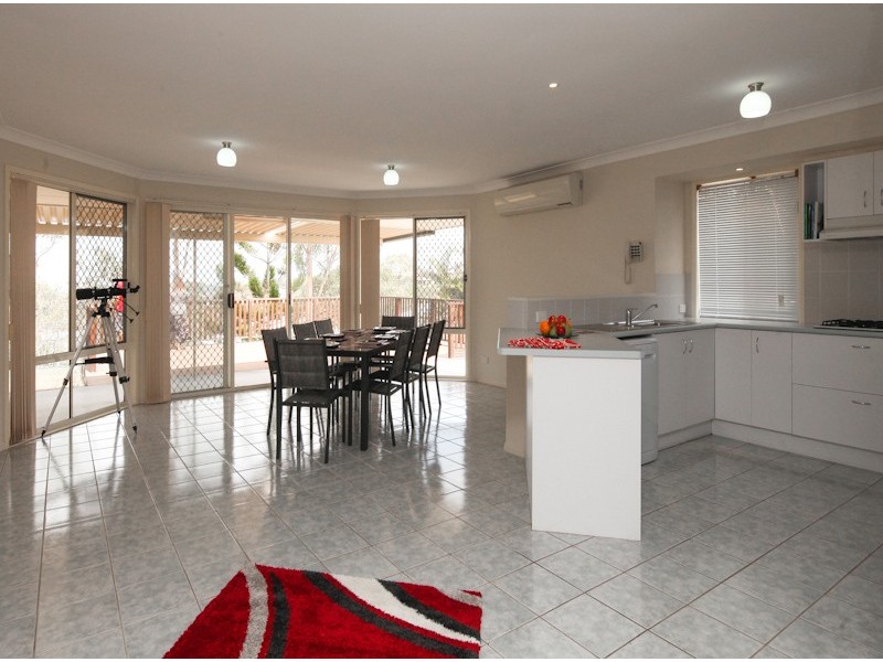 12 Valerie Close, Edens Landing QLD 4207