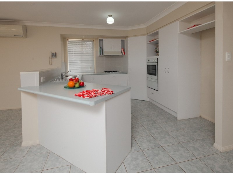 12 Valerie Close, Edens Landing QLD 4207