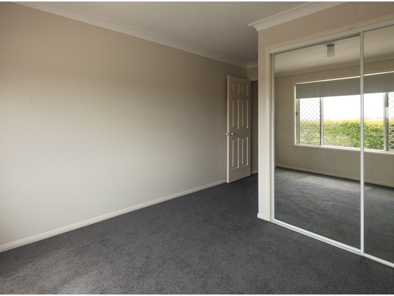 12 Valerie Close, Edens Landing QLD 4207