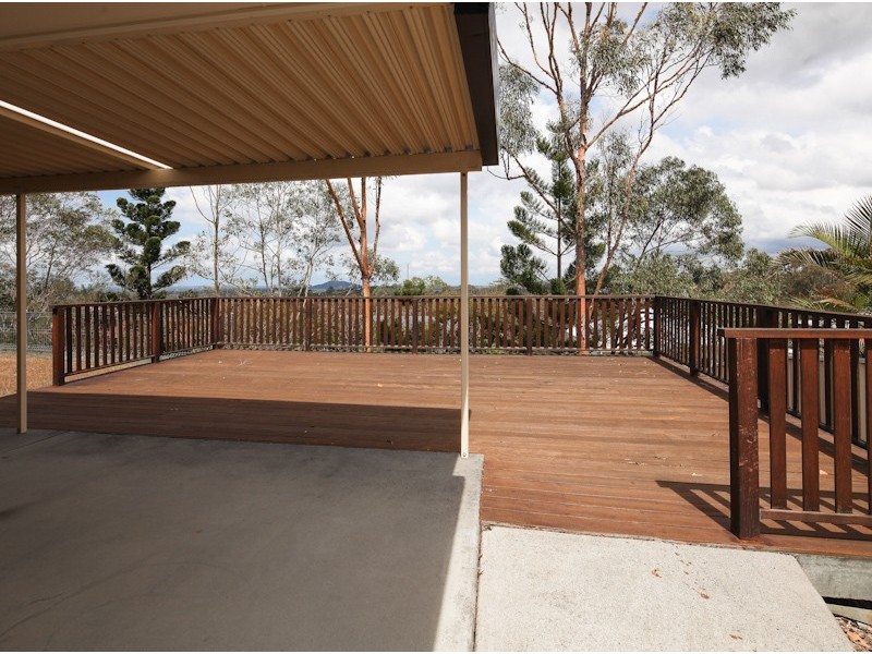 12 Valerie Close, Edens Landing QLD 4207