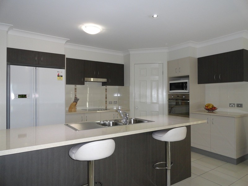 22 Skyline Cct, Windaroo QLD 4207