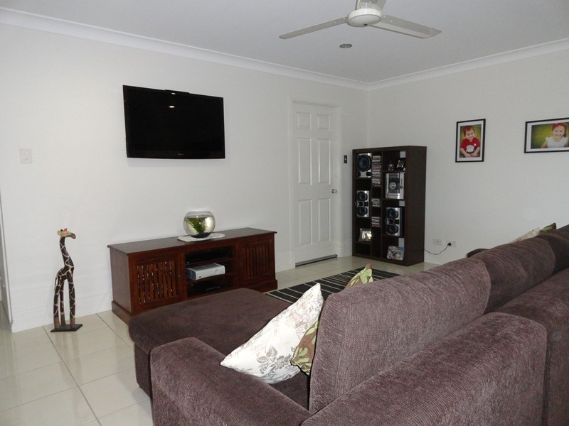 22 Skyline Cct, Windaroo QLD 4207