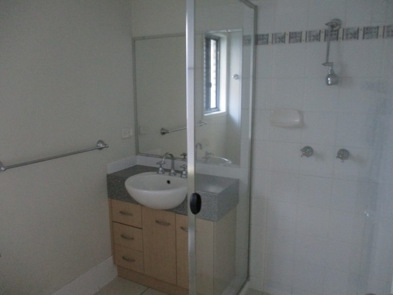 33 Woodlands Blvd, Waterford QLD 4133