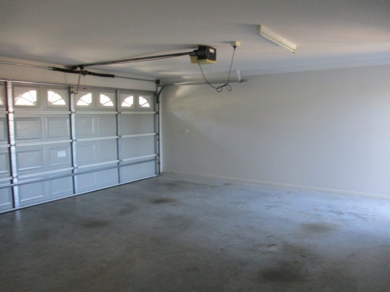 33 Woodlands Blvd, Waterford QLD 4133