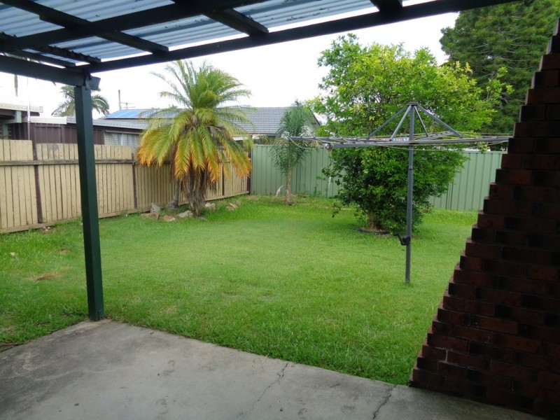 17 Carlyon St, Mount Warren Park QLD 4207