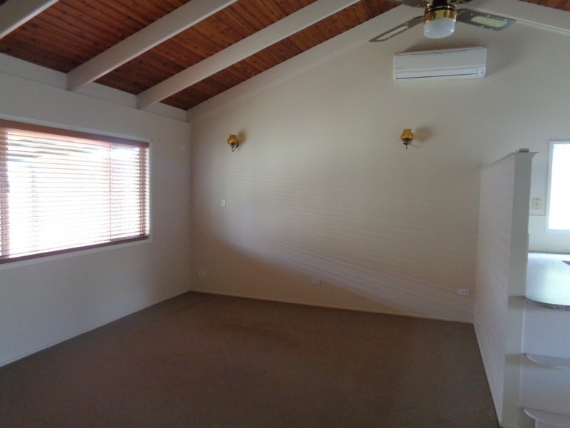 17 Carlyon St, Mount Warren Park QLD 4207