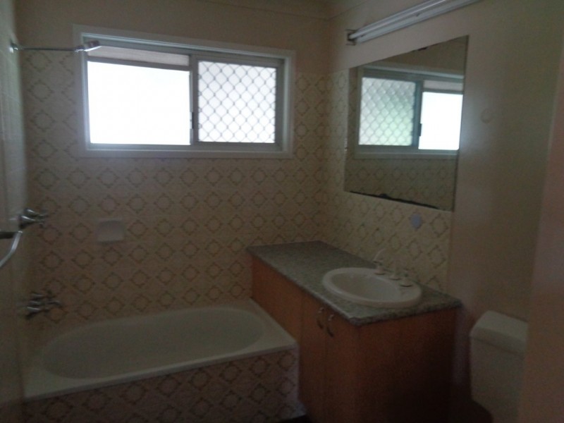 17 Carlyon St, Mount Warren Park QLD 4207