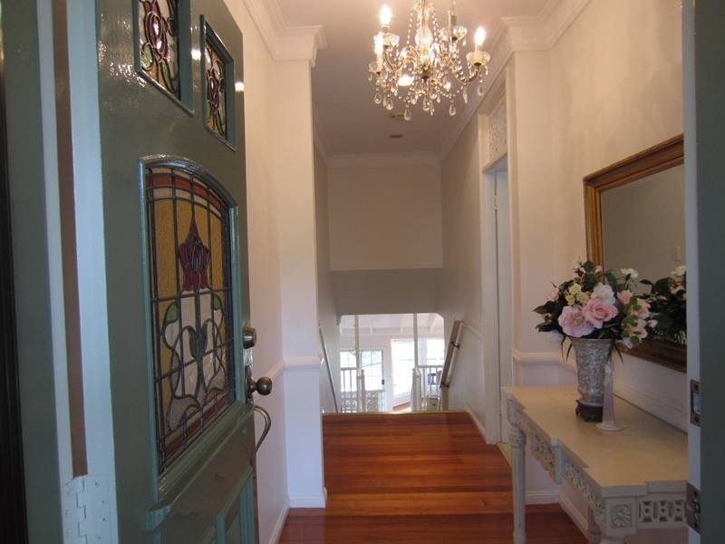 1 Valerie Close, Edens Landing QLD 4207