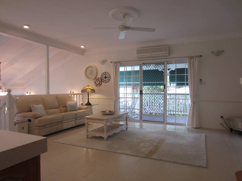 1 Valerie Close, Edens Landing QLD 4207