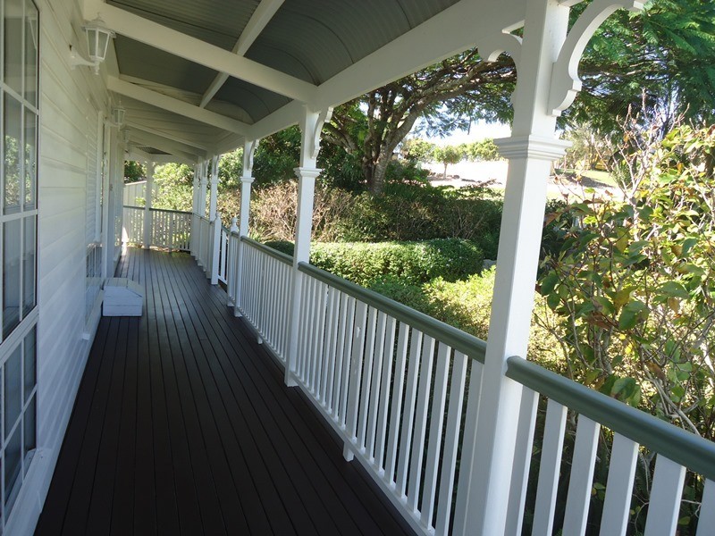 1 Valerie Close, Edens Landing QLD 4207