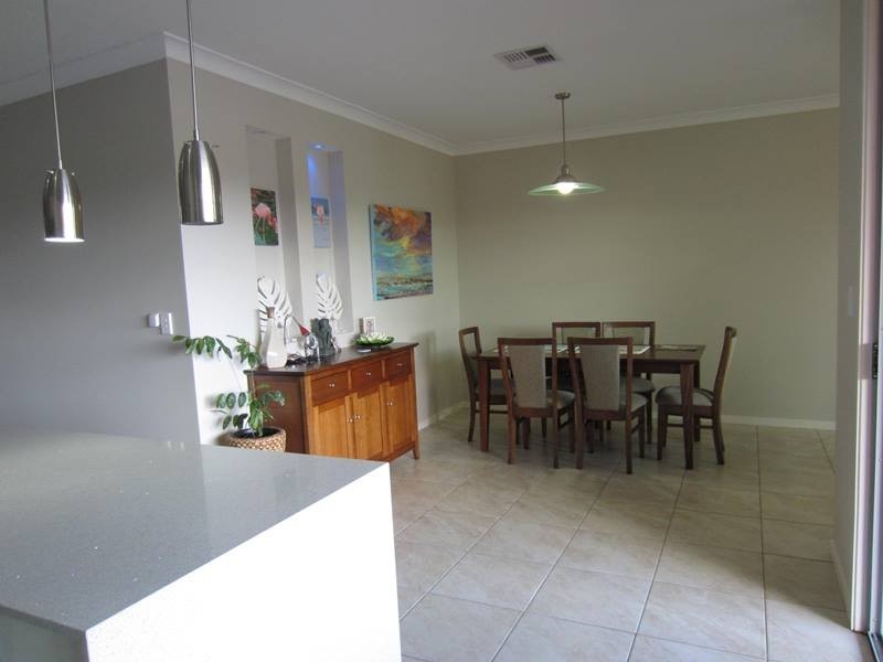 14 Mimi Crt, Mount Warren Park QLD 4207