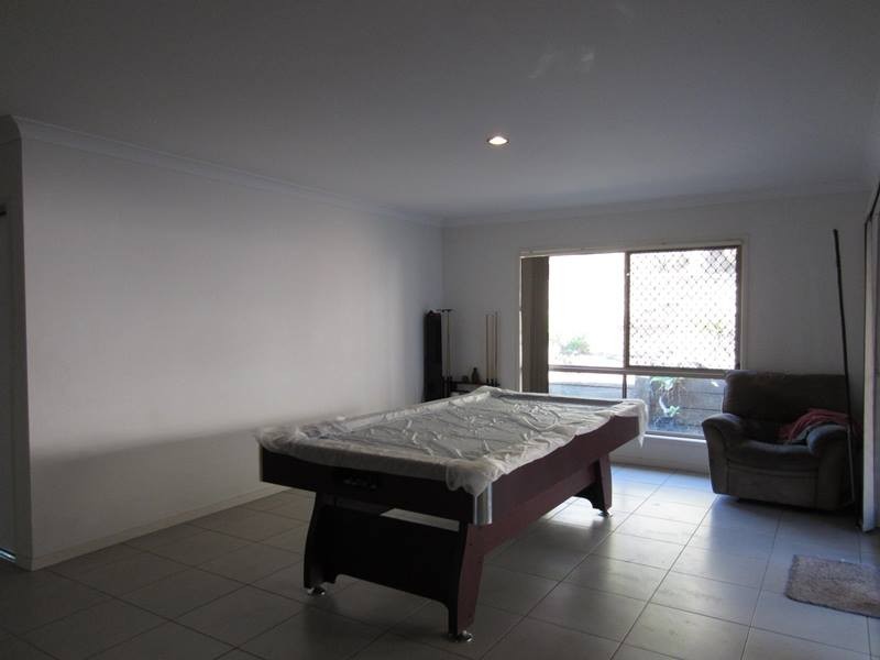 12 Carnarvon Cres, Waterford QLD 4133