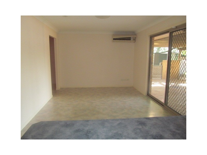 3 Clayton Drive, Edens Landing QLD 4207