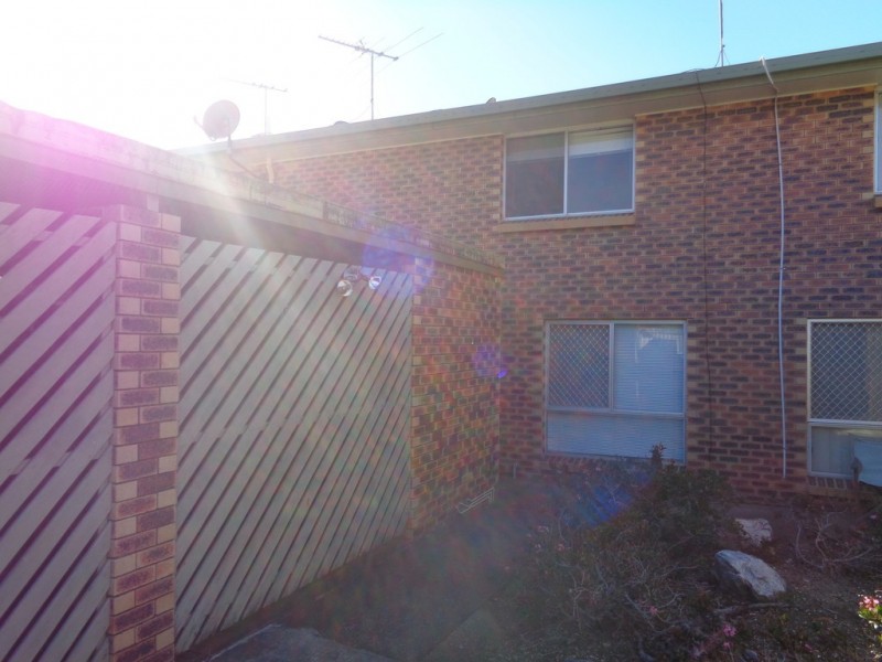 2/2a Cowper Ave, Eagleby QLD 4207