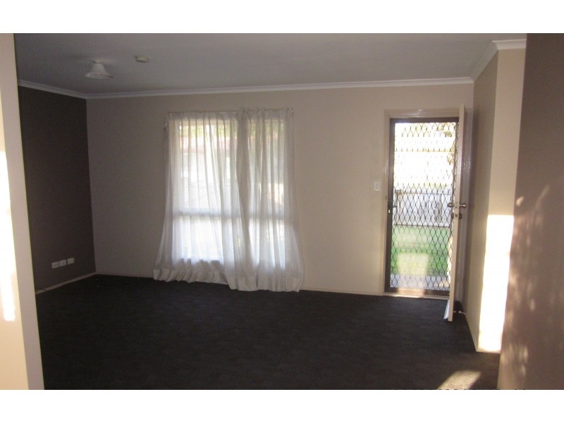 8 Lomic Crt, Eagleby QLD 4207