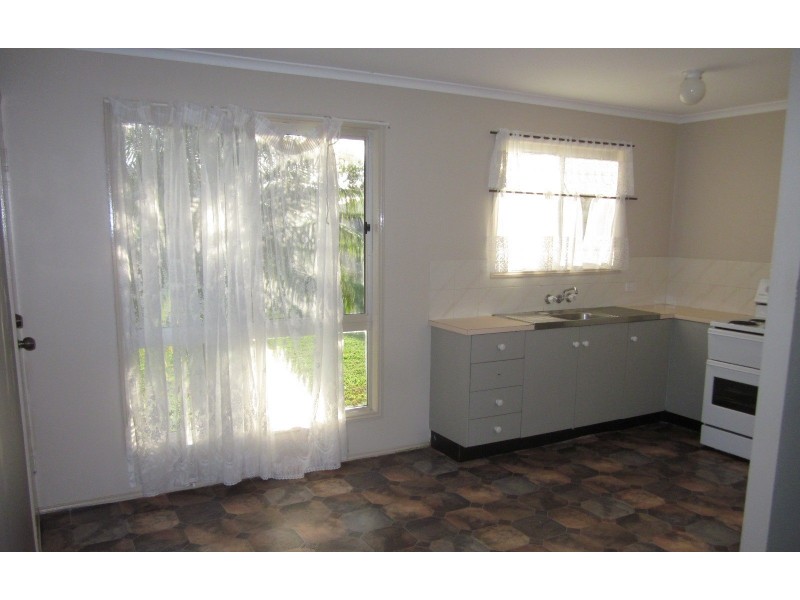 8 Lomic Crt, Eagleby QLD 4207