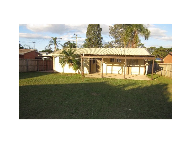 8 Lomic Crt, Eagleby QLD 4207