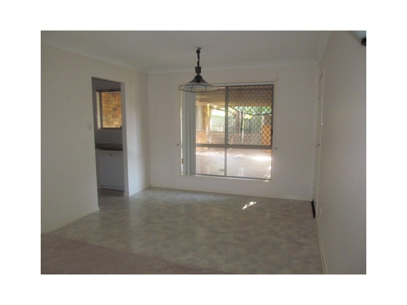 3 Clayton Dve, Edens Landing QLD 4207