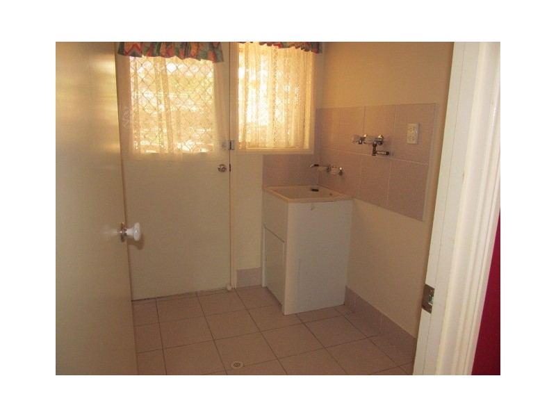 3 Clayton Dve, Edens Landing QLD 4207