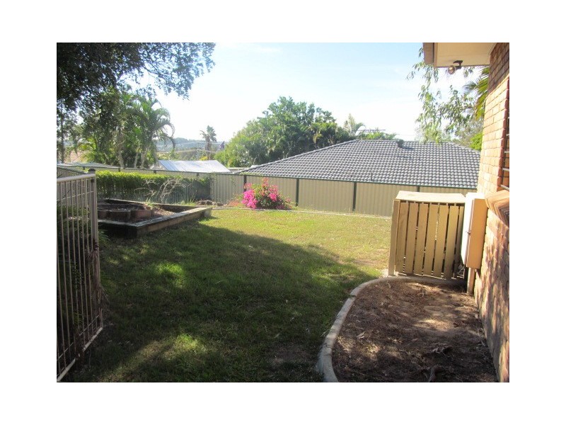 3 Clayton Dve, Edens Landing QLD 4207