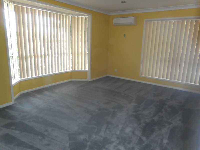 3 Lintrose Crt, Edens Landing QLD 4207