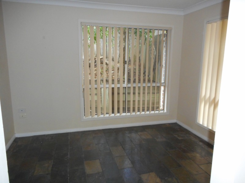 3 Lintrose Crt, Edens Landing QLD 4207