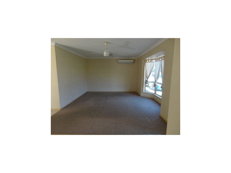 18 Cherry Tree Place, Waterford QLD 4133