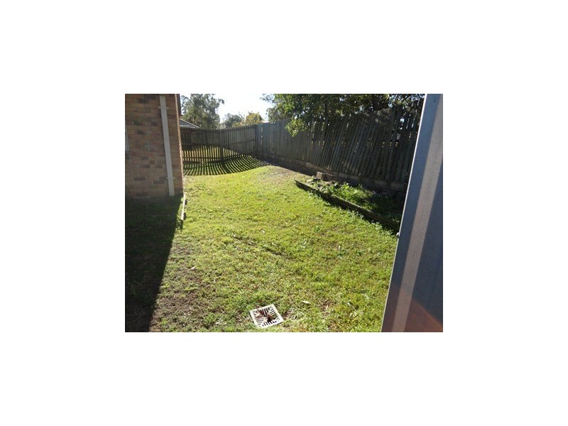 18 Cherry Tree Place, Waterford QLD 4133