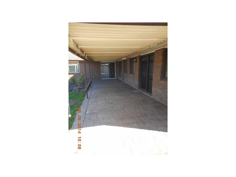 4 Feldspar St, Bethania QLD 4205