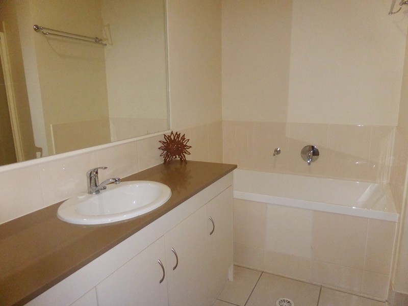 10 Zachary Street, Eagleby QLD 4207