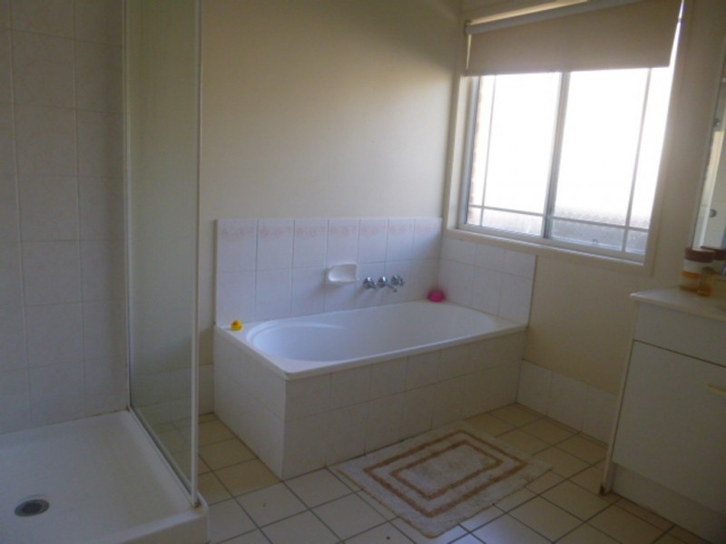 20 Eira Cres, Edens Landing QLD 4207