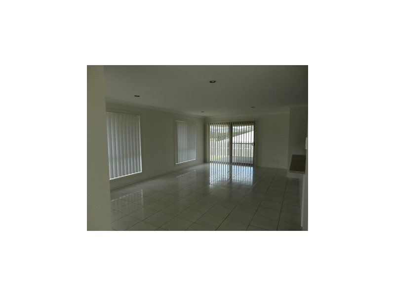 12 Skyline Cct, Windaroo QLD 4207