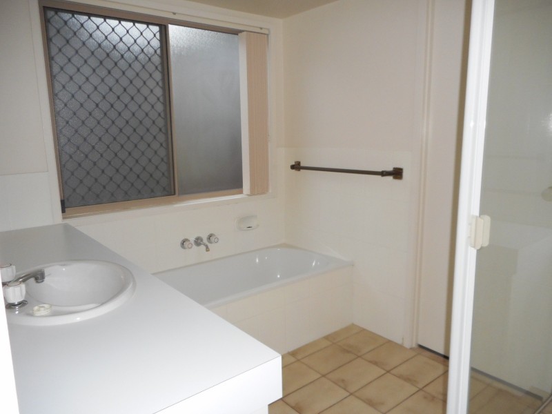 21 Denkman Crt, Windaroo QLD 4207