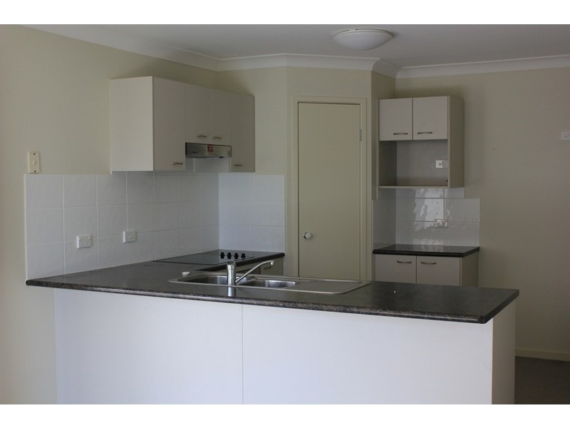2 Starling St, Eagleby QLD 4207